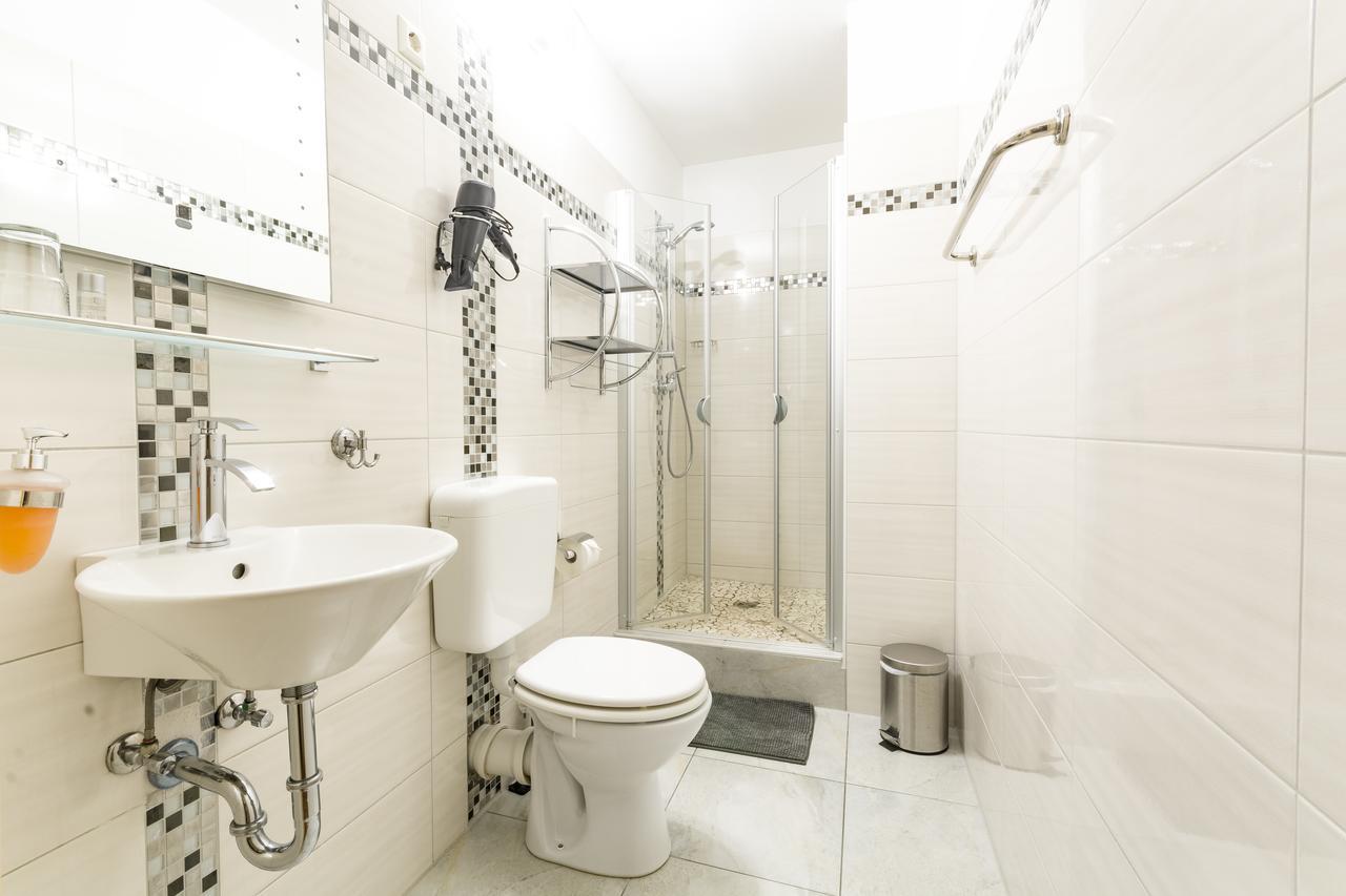 Hotel Bouzid - Laatzen Екстер'єр фото