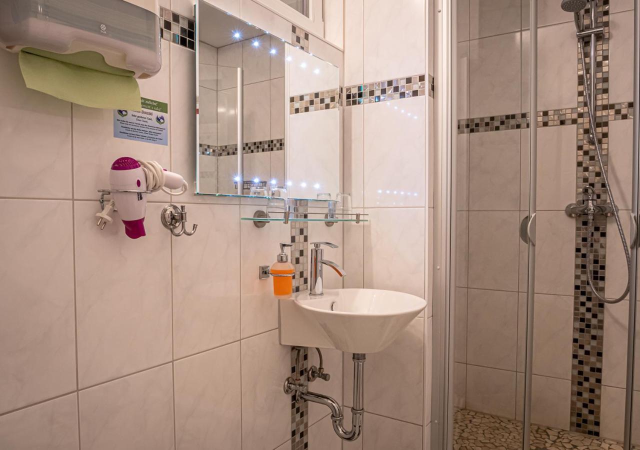 Hotel Bouzid - Laatzen Екстер'єр фото