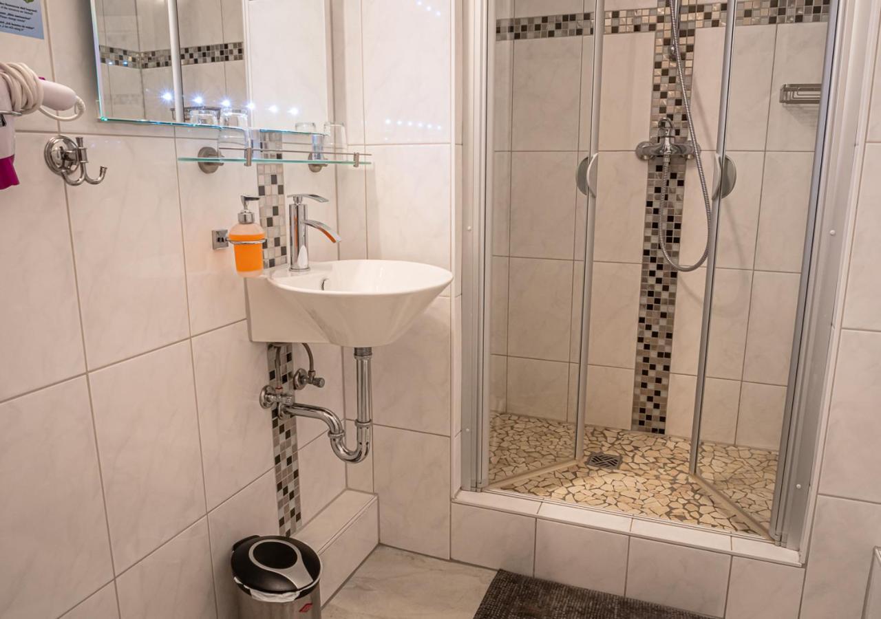 Hotel Bouzid - Laatzen Екстер'єр фото